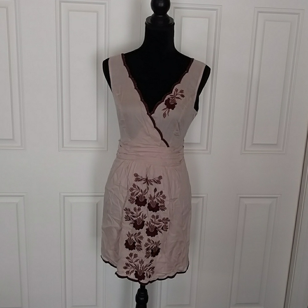 NWT Blush pink/lilac embroidered floral dress sz M